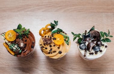 Çok güzel ve iştah açıcı. İmzalar için yeri olan bir masa. Pasta.