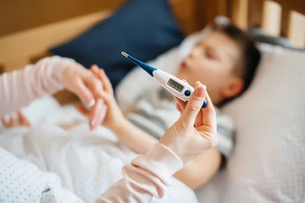 Thermometer Close Child Illness Virus Epidemic — Stock Photo, Image