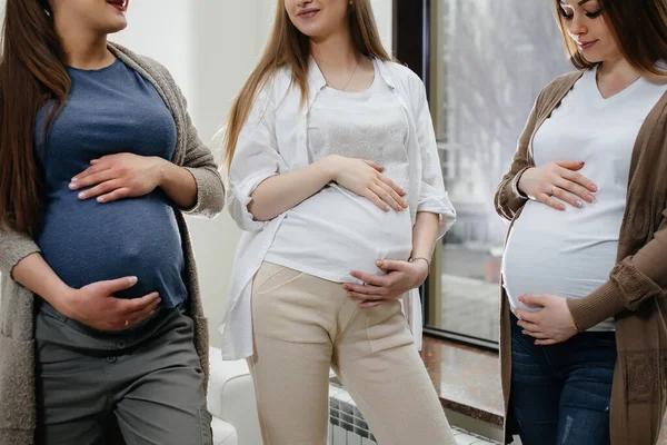 Egy Csoport Fiatal Terhes Lány Kommunikál Szülés Előtti Osztályban Terhes — Stock Fotó