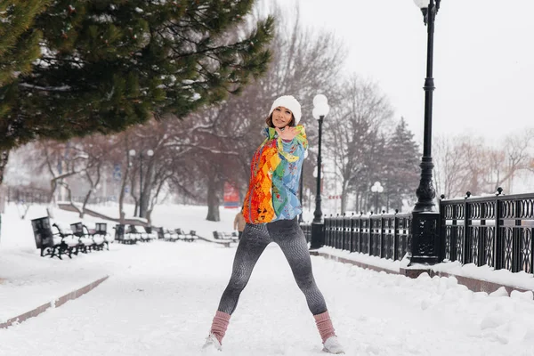 Young Athletic Girl Does Sports Frosty Snowy Day Fitness Running — Stock Photo, Image