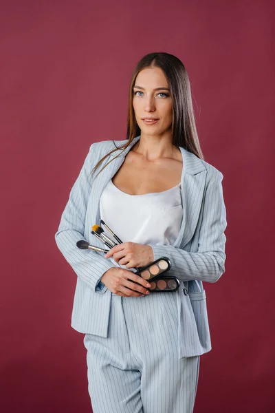 Beautiful Young Makeup Artist Poses Suit Tassels Background Studio Makeup — Stock Photo, Image