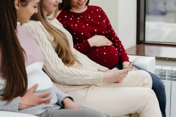 Pregnant Girls Hold Tummies Hands Close Prenatal Class Pregnant Girls — Stock Photo, Image