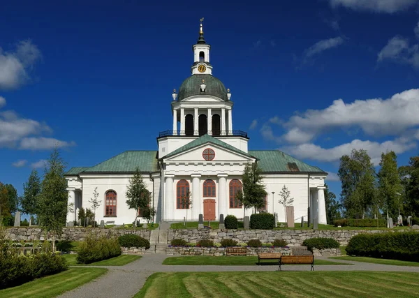 Vita Färgade Landforsamlings Church Skelleftea Solig Sommardag Med Några Moln — Stockfoto