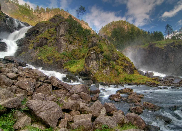 Latefossen Falls Stroomt Gronsdalslona Rivier Een Bewolkte Zomerdag — Stockfoto