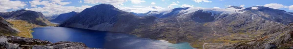 Panorama Widok Jezioro Djupvatnet Jałowym Krajobrazie Drodze Dalsnibba Blisko Geiranger — Zdjęcie stockowe