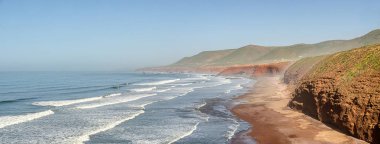 Legzira Plajı'nda doğal kemer kaya oluşumları, Sidi Ifni, Guelmim-Oued Noun, Fas