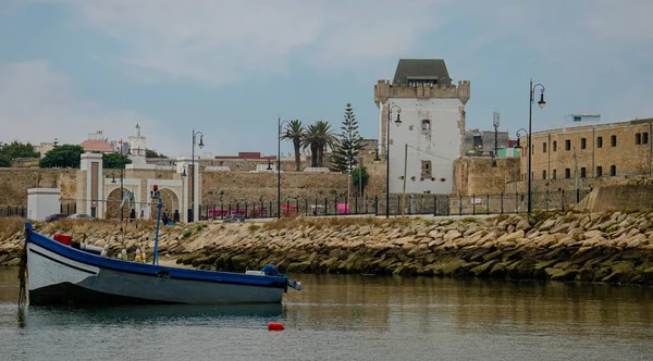 传统的船 古老的摩洛哥亚细亚的船坞 — 图库照片