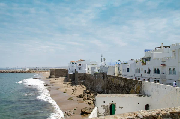 摩洛哥阿西拉的传统白色柏柏尔房屋 阿西拉是摩洛哥北部的一个城市 Aslih以其建筑物呈白色而闻名 — 图库照片