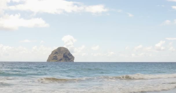 Le Diamant, Antilles, Martinique, Fransa 'da çok küçük bir ada, turizm için çok güzel tarihi bir yer. — Stok video