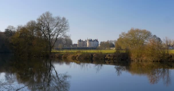 Natuurlijk uitzicht op chateau du lude: le lude kasteel in Loire-vallei, geschoten in 4k (Uhd) met professionele filmcamera. Le lude, Sarthe, Frankrijk 27 / 2 / 19 — Stockvideo