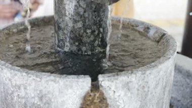 Onsen köyündeki Japon çeşmesi Fukui, Japonya - Ağustos 2018