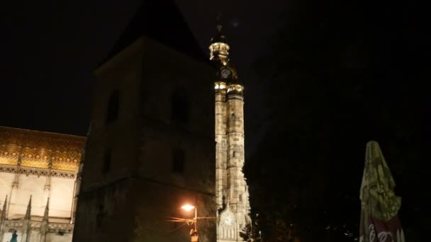 Vista Nocturna Hermosa Iglesia Kosice — Vídeo de stock