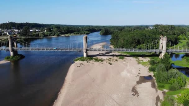 ランゲイスのロワールに架かる吊り橋-フランス, Indre-et-Loire — ストック動画