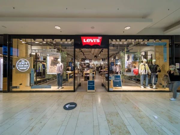 레베의 하노버의 Hannover 2020 레비스 Levis 청바지와 바지로 브랜드이다 로열티 프리 스톡 사진