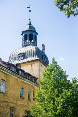 Bir parçası Lielstraupe kalenin bir gün güneşli yaz, Letonya