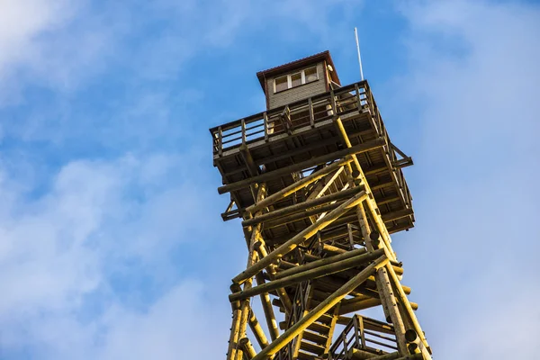 Primer Plano Una Torre Observación Amarilla Letonia —  Fotos de Stock