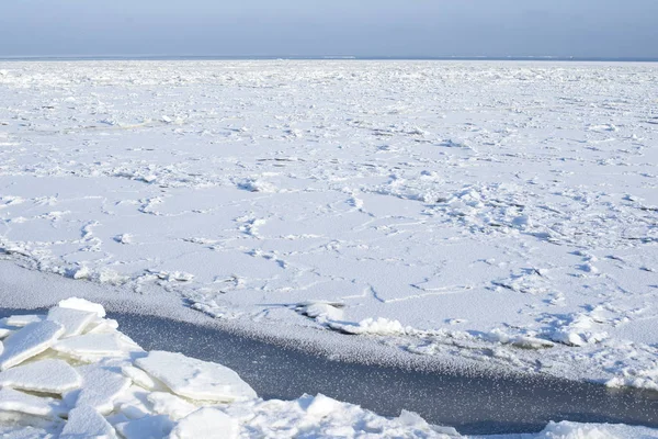 Utsikt Över Vintern Havskusten Östersjön Solig Dag Lettland — Stockfoto