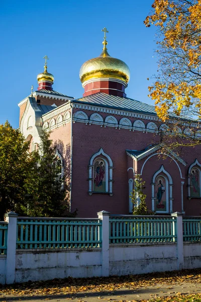 Una Iglesia Ortodoxa Daugavpils Letonia —  Fotos de Stock