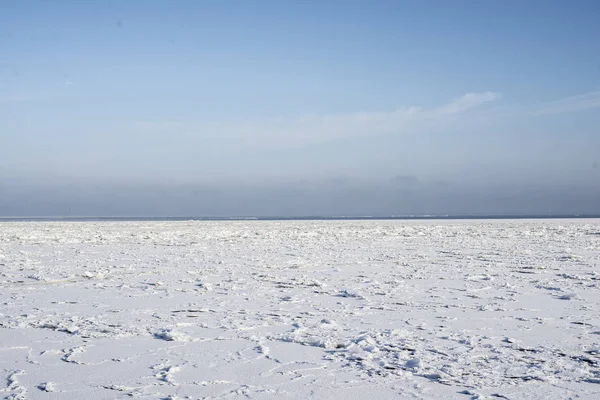 Una Vista Sulla Costa Invernale Del Mar Baltico Una Giornata — Foto Stock