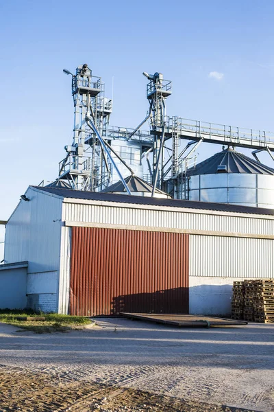 Agrarische Apparatuur Graanschuur Close Letland — Stockfoto