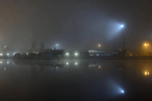 Vrachtschepen Haven Met Verlichting Nachts — Stockfoto