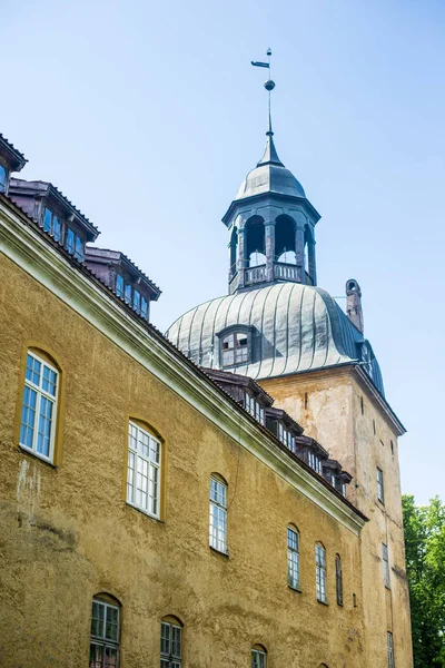 Een Fragment Van Het Lielstraupe Kasteel Een Zonnige Zomerdag Letland — Stockfoto