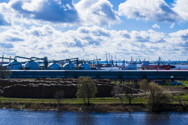 Red Cargo Ship Port Riga Sunny Spring Day Latvia — Stock Photo, Image