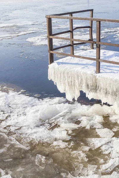 Фрагменты Природного Льда Воде Балтийского Моря Латвия — стоковое фото