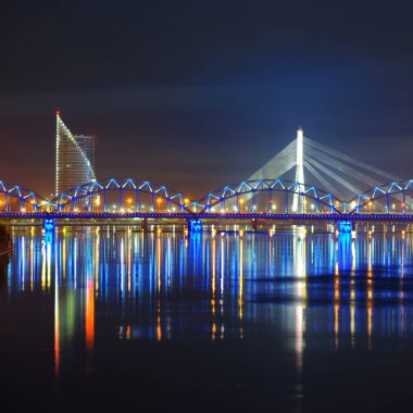 Köprüler Daugava Nehri Riga, Letonya yukarıda genel görünümü