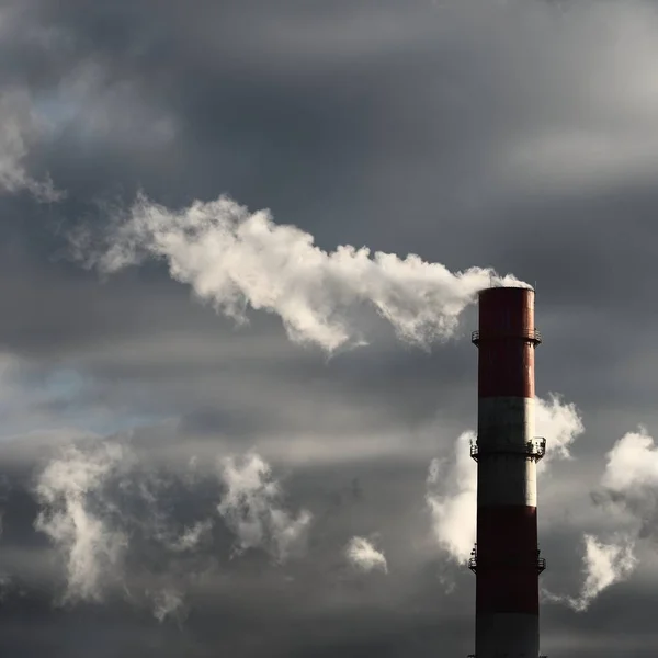 Distant View Factory Pipe Lot Smoke Cloudy Sky — Stock Photo, Image