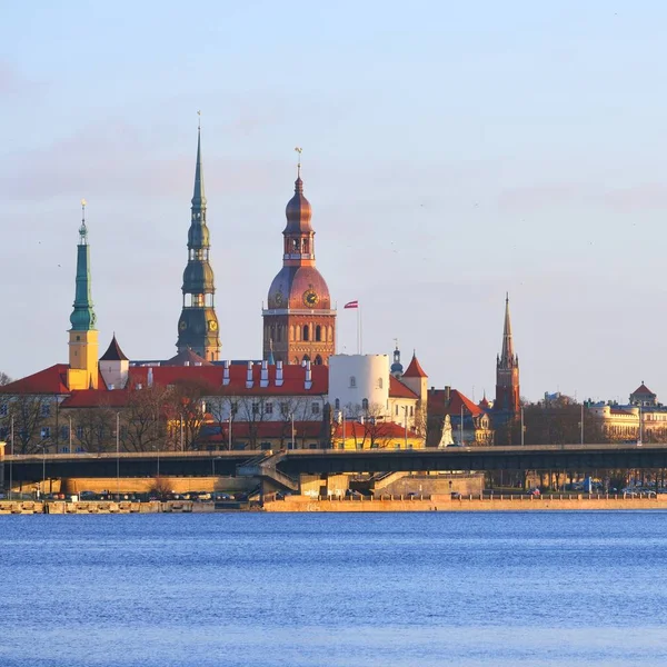 Panoramatický Pohled Riga Řeky Daugava Při Východu Slunce — Stock fotografie