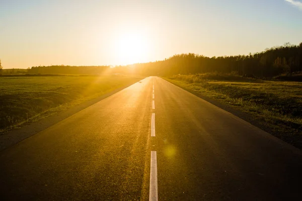 Une Route Campagne Asphaltée Des Champs Coucher Soleil Pure Lumière — Photo