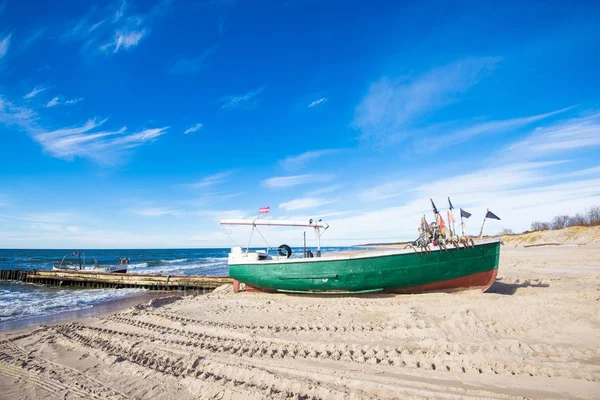 Ein Altes Holzboot Der Ostseeküste Und Auf Dem Meer Unter — Stockfoto