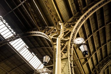 Vitebsky tren istasyonunun yakın çekim görünümü. Saint Petersburg, Rusya Federasyonu