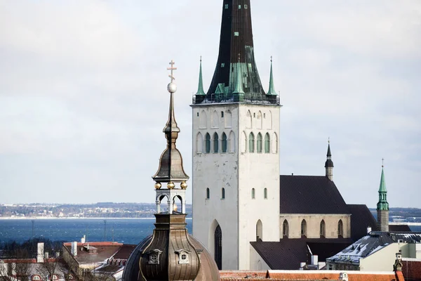 Vintern Gamla Stan Tallinn Estland Klar Solig Dag Olaf Kyrka — Stockfoto