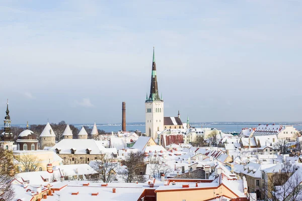 Słoneczny Zimowy Dzień Błękitne Niebo Chmury Panoramiczny Widok Stare Miasto — Zdjęcie stockowe