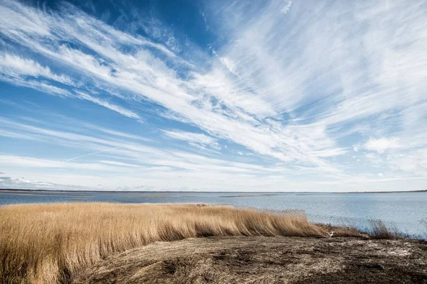 Vista Panorámica Costa Báltica Mar Bajo Cielo Azul Nublado Día —  Fotos de Stock