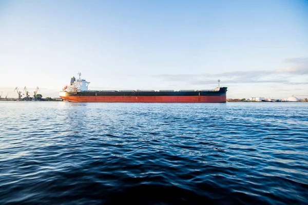 Nave Carico Nel Porto Riga Tramonto Lettonia — Foto Stock