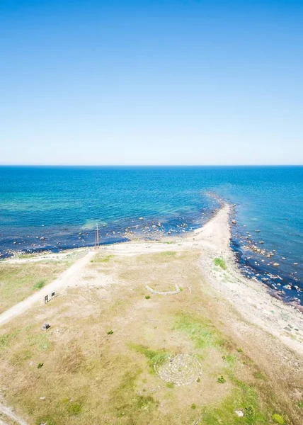 Hiumaa Adası manzarası, Estonya. Güneşli yaz günü