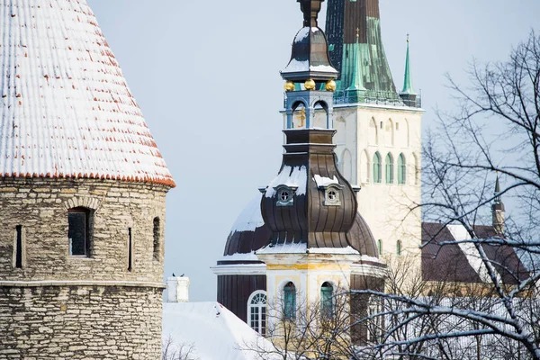 Inverno Cidade Velha Tallinn Estónia Num Dia Sol Claro Torres — Fotografia de Stock