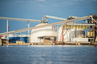 Riga limanındaki teknik binalar, Letonya