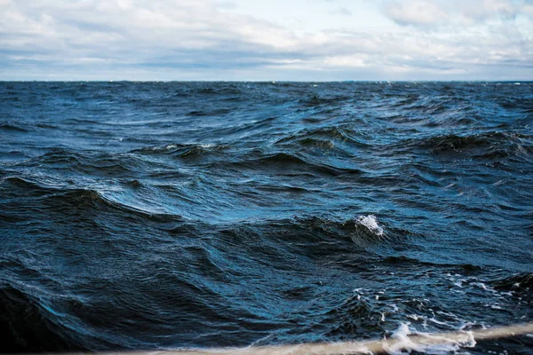 Voile Hiver Mer Bleue Froide Coucher Soleil Vagues Nuages Norvège — Photo