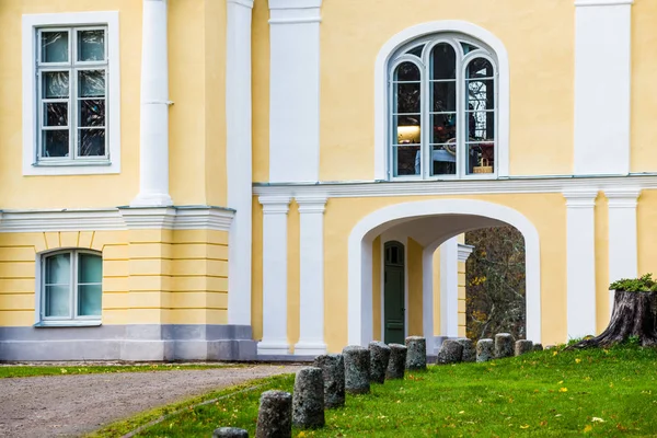 Parkta Manor Yakın Çekim Açık Sonbahar Akşamı Estonya — Stok fotoğraf