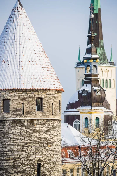 Zimní Staré Město Tallinn Estonsko Jasného Slunečného Dne Městské Věže — Stock fotografie