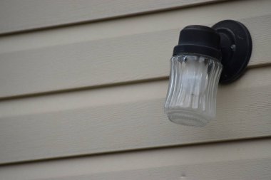 Ev panelleri ile dış mekan ev ışığı. 