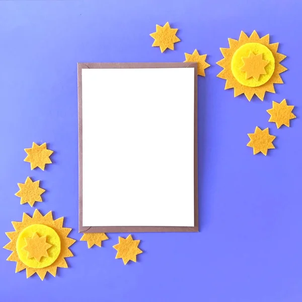Mavi Arka Plan Kartpostal Düz Lay Yıldız Mockup