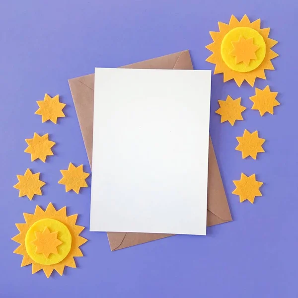 Mavi Arka Plan Kartpostal Düz Lay Yıldız Mockup