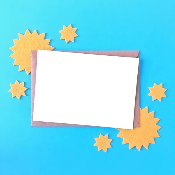 Mavi Arka Plan Kartpostal Düz Lay Yıldız Mockup