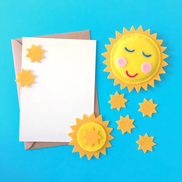 Sun Stars Boş Kartpostal Mockup Mavi Düz Lay
