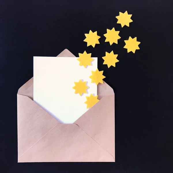 Boş Kartpostal Model Sarı Siyah Üzerinde Keçeli Yıldızlar